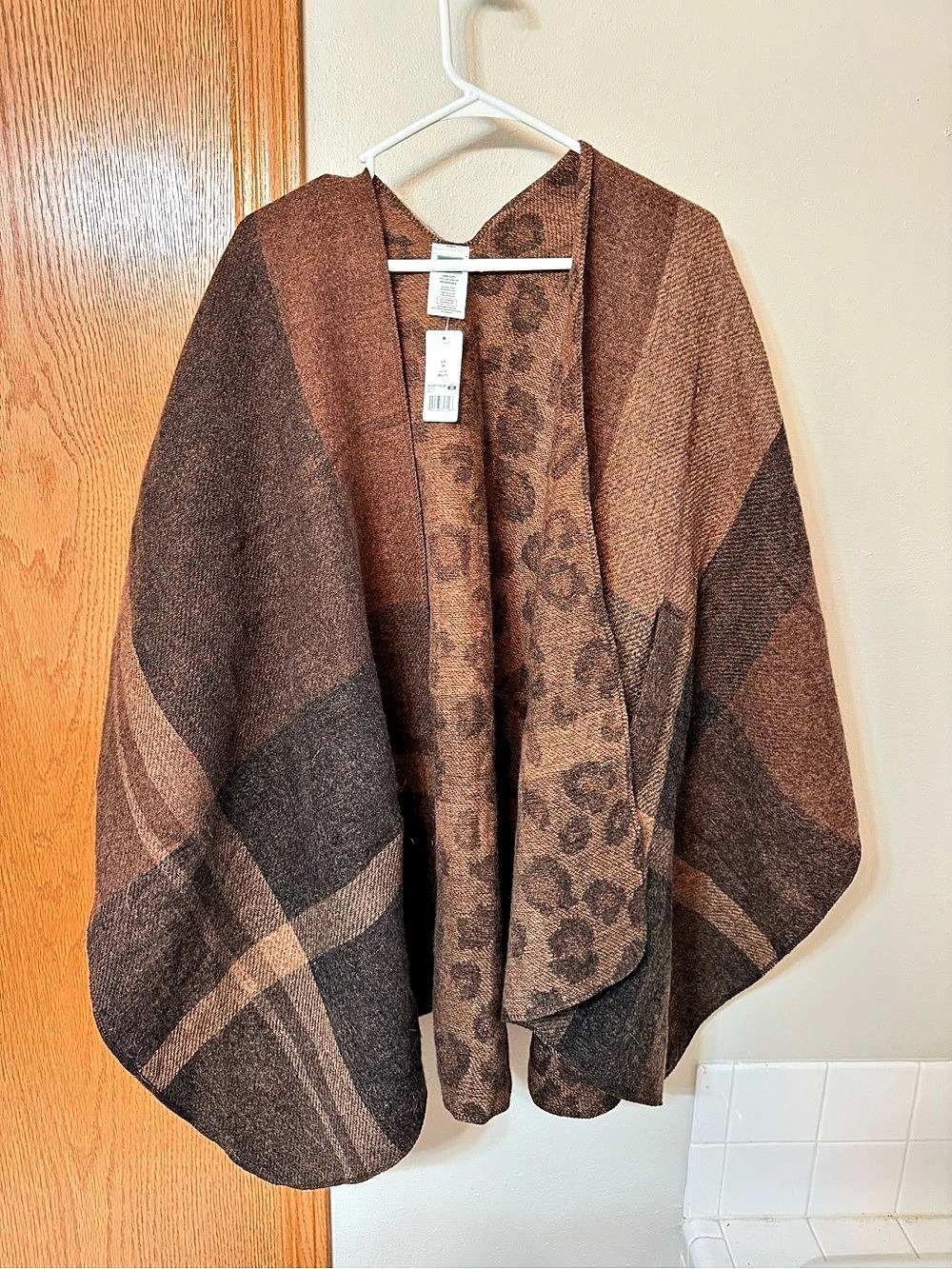 NWT Woolrich Reversible Wrap Sweater Poncho Brown Leopard Plaid Womens One Size
